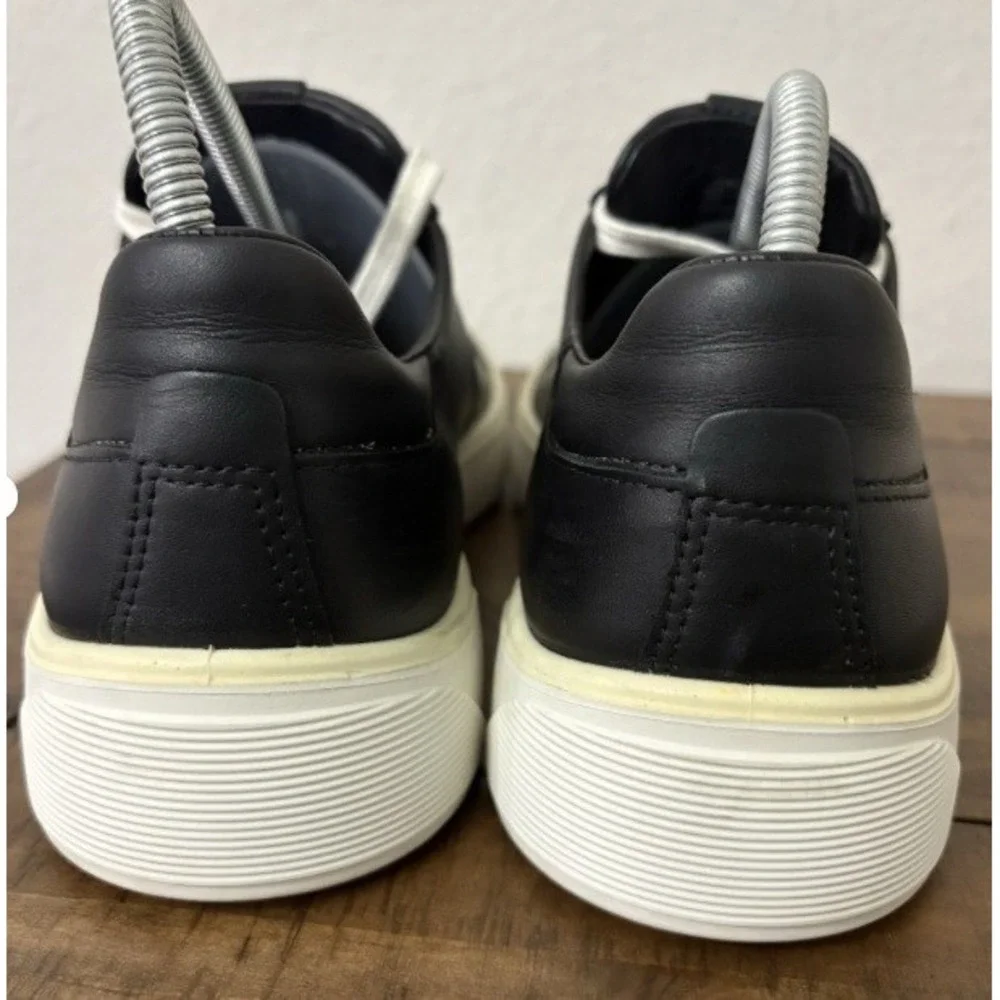 ECCO Men's Street Tray Classic Sneaker Black Leather White Size 11 /11.5